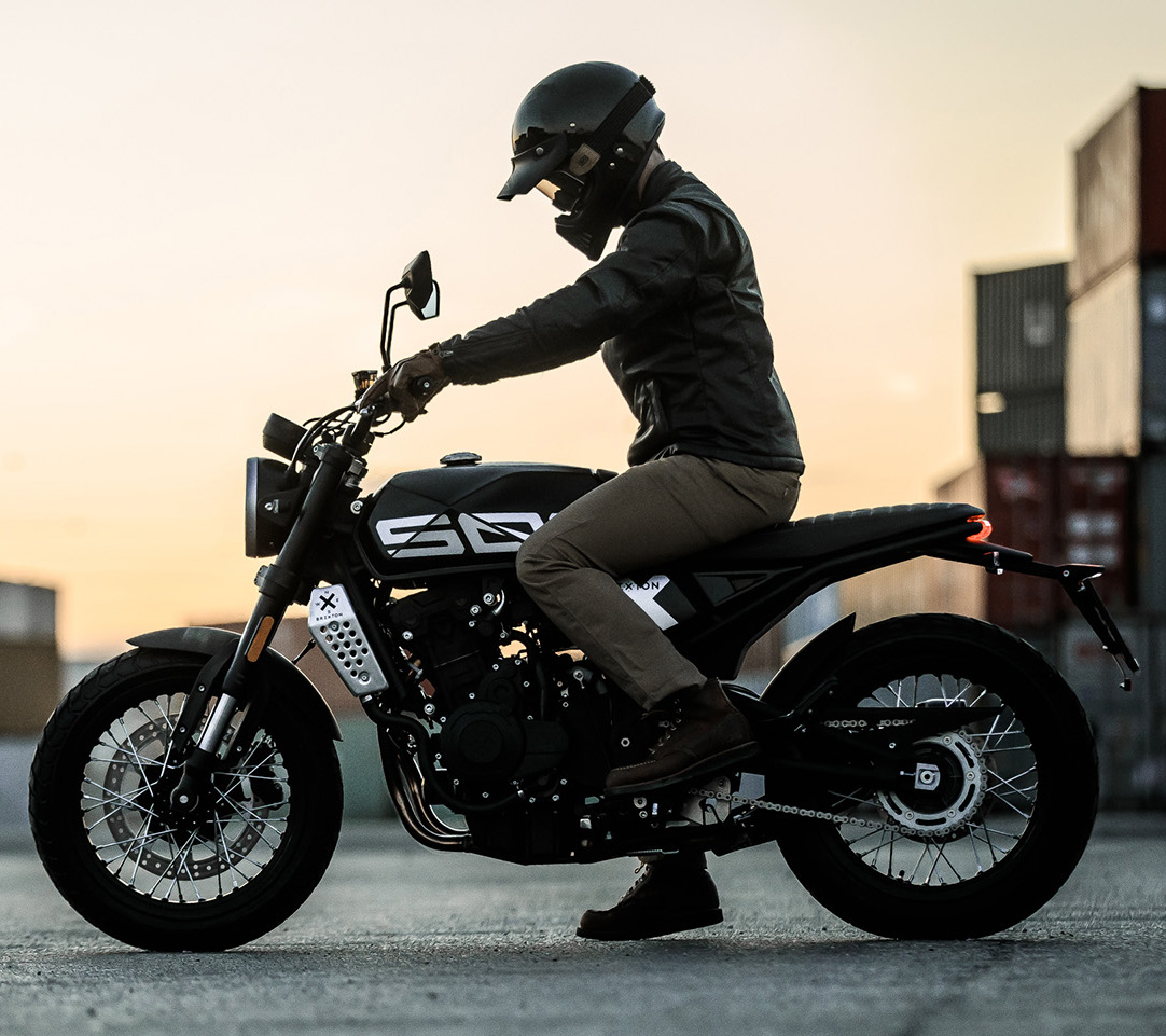Brixton Crossfire 500 X, variante della famiglia Crossfire.